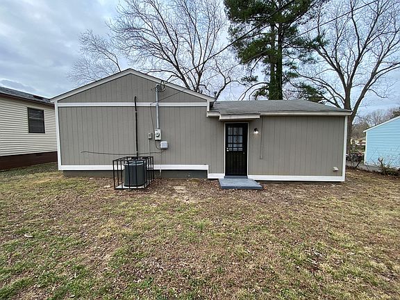 4th image of 2624 Maverick Ave