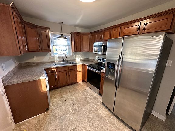 4th image of 516 Marquette Dr
