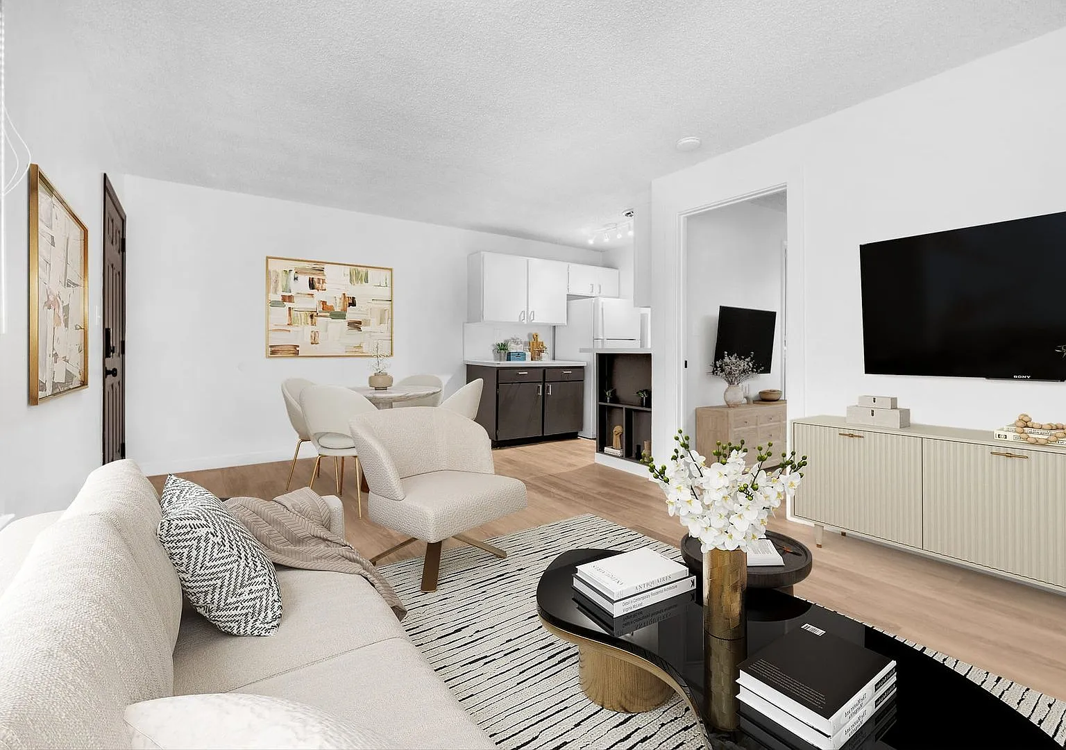 Gilmore Apts — Photo 1