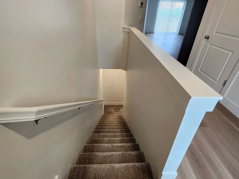 859 Duke Ln — Photo 13