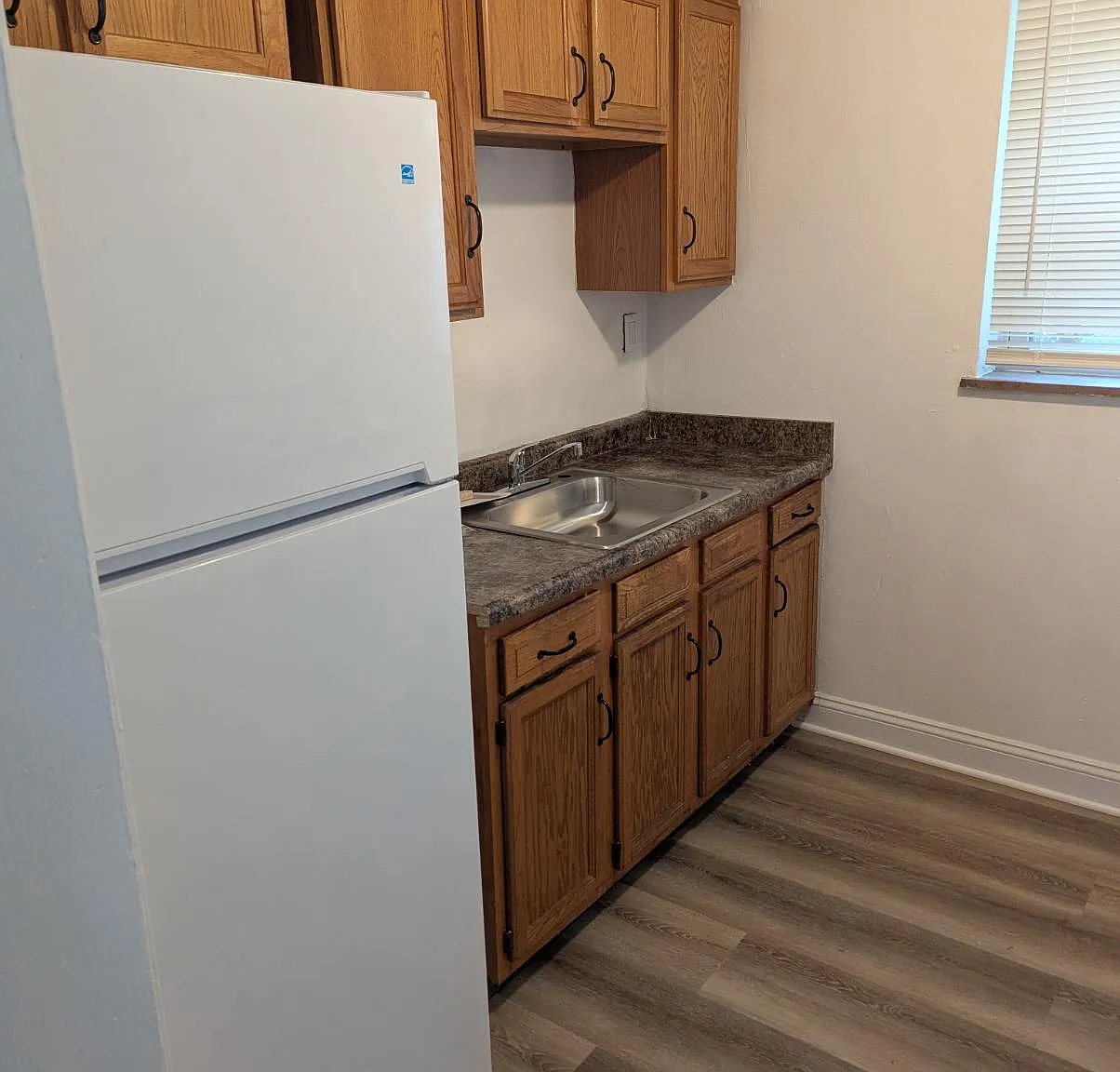 2 bed, 900 sqft, $975 — Photo 1