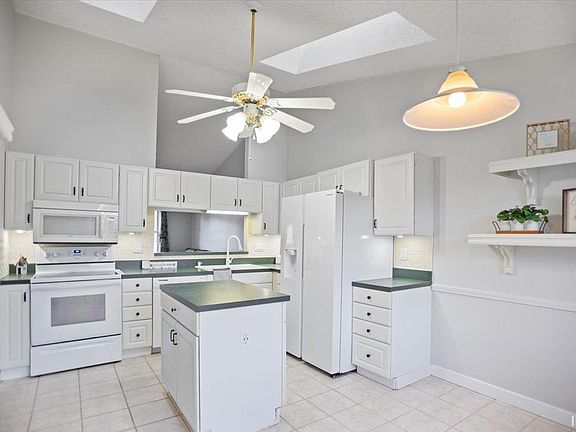 5th image of 5825 Lincoln Pointe Blvd