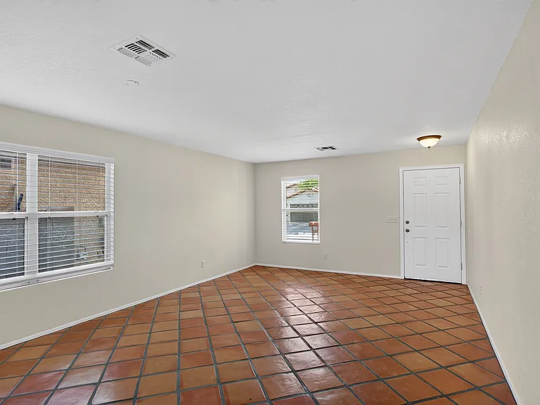 10360 E Malta St — Photo 7