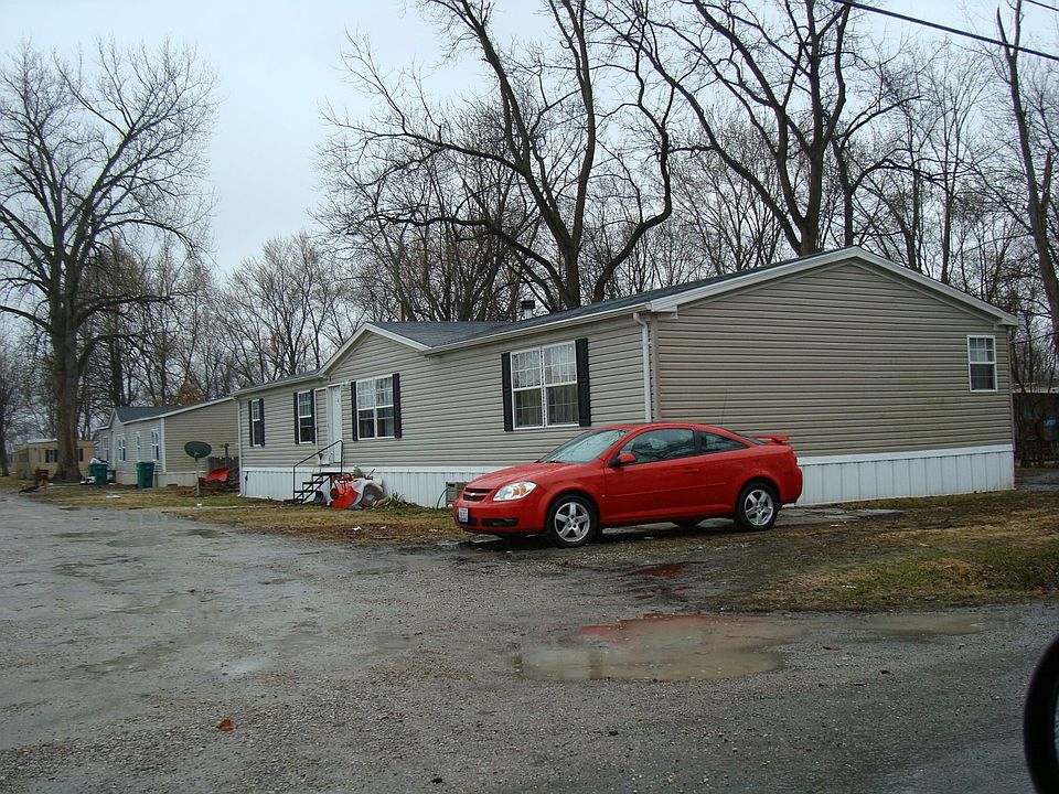 1st image of 600 E South St