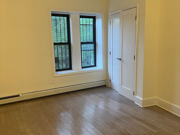 3rd image of 263 Adelphi St APT 3