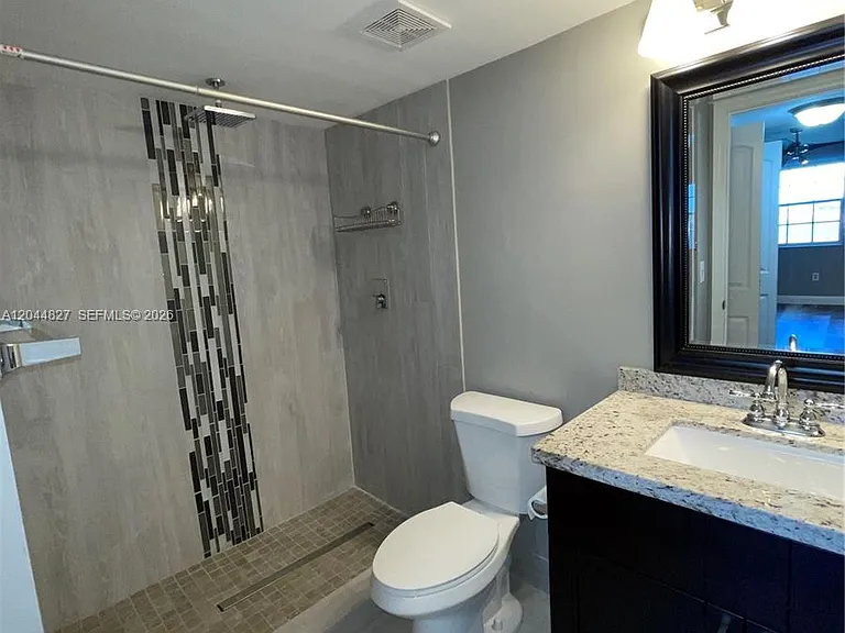 2831 N Oakland Forest Dr #101 — Photo 8