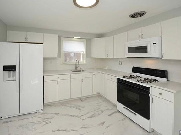 All white kitchen
