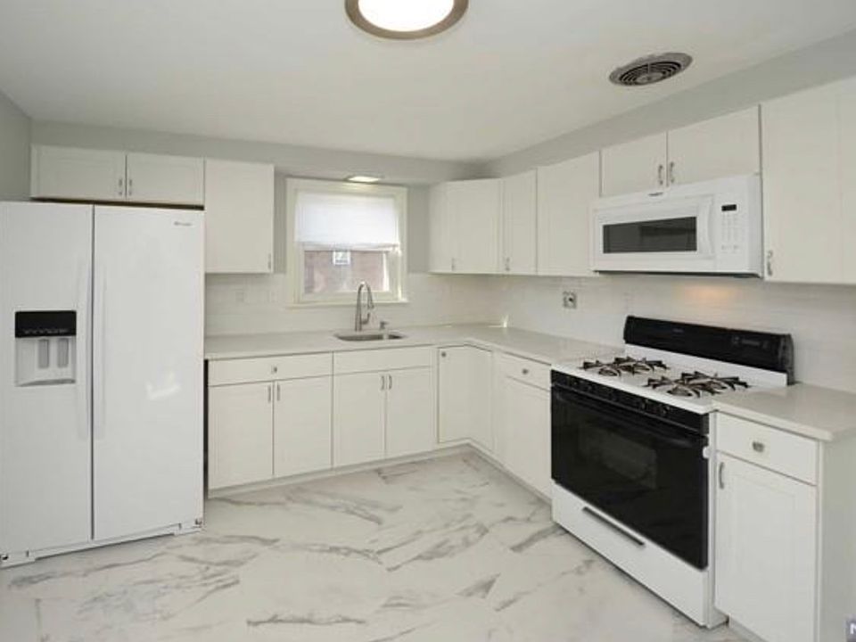 All white kitchen