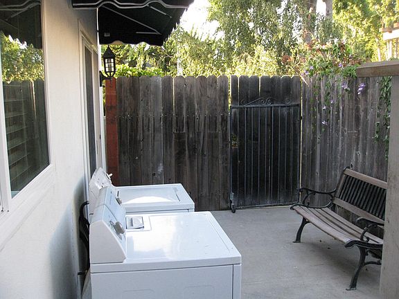 Private Patio / full-size washer and gas dryer