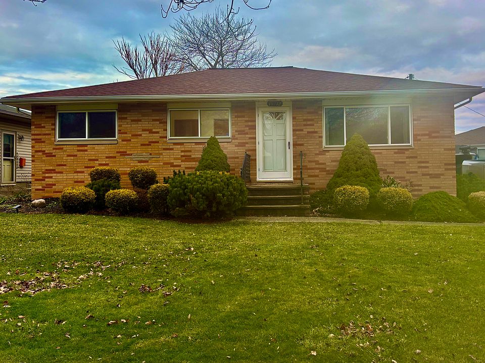 1st image of 19712 Parkmount Ave