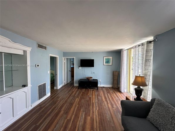 7900 Tatum Waterway Dr APT 314, Miami Beach, FL 33141
