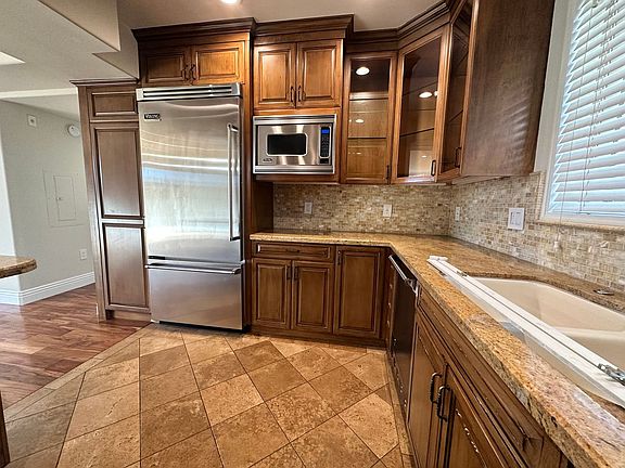 2nd image of 4350 Vantage Ave APT 405