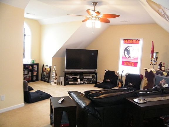 5th image of 955 Pullman Ct