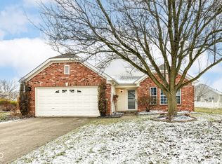 9234 Crossing Dr, Fishers, IN 46037