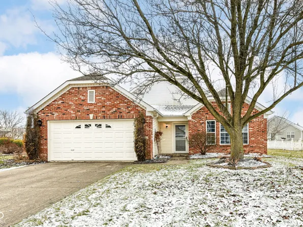 9234 Crossing Dr, Fishers, IN 46037