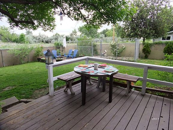 3rd image of 215 Ponderosa Dr