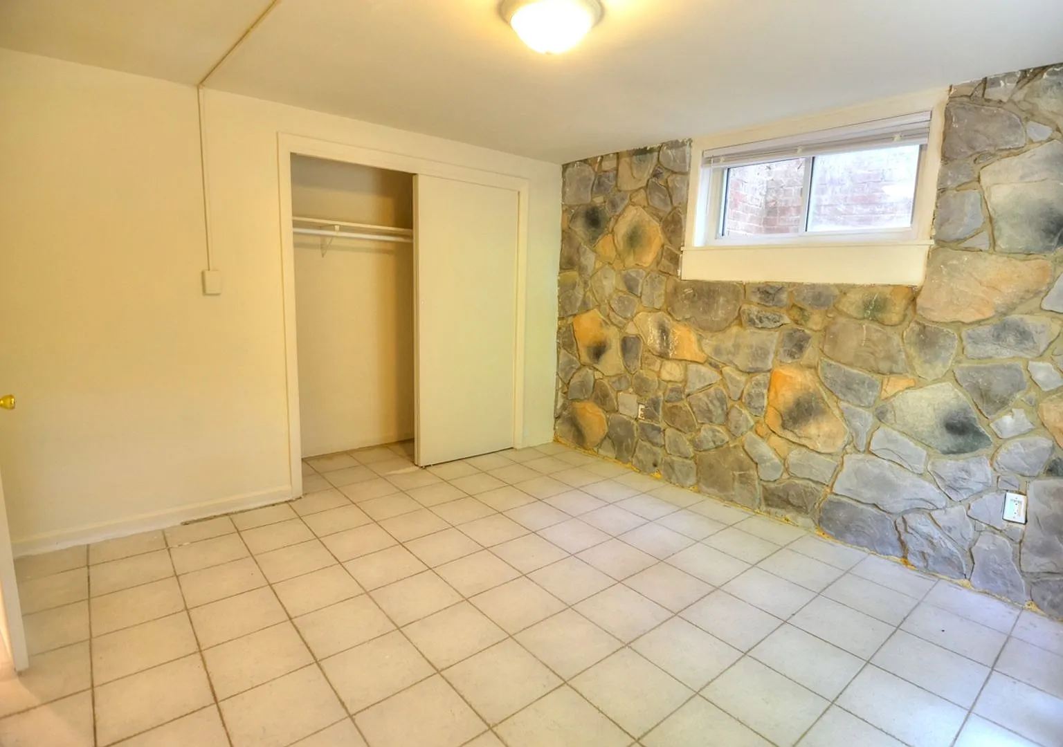 Affordable 2 Bedroom/1 Bathroom Near Southern Village! — Photo 4