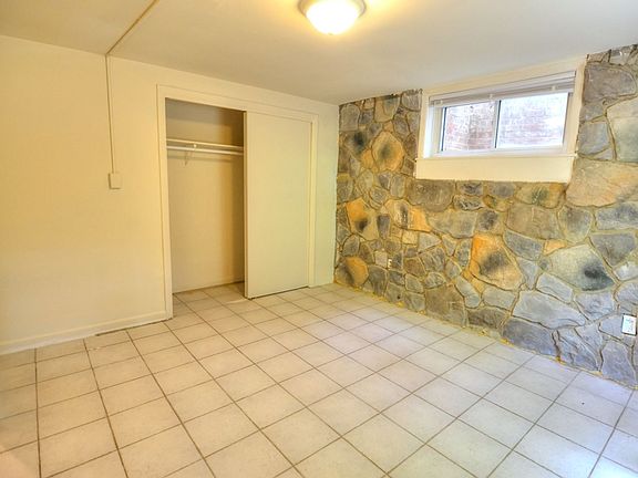 4th image of 3290 S Columbia St #D