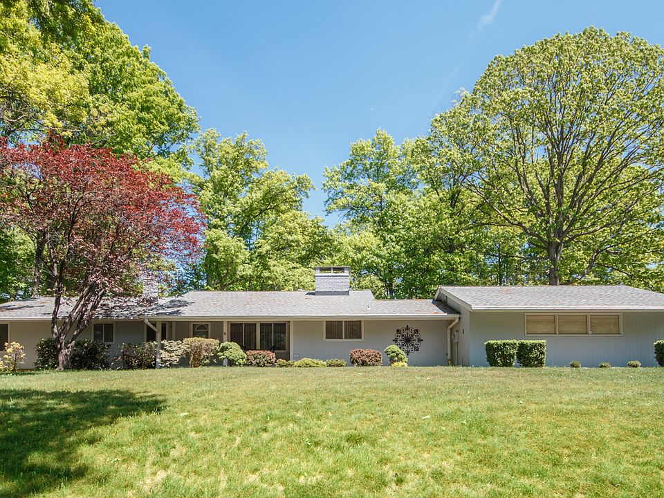 1st image of 6 Cherrywood Cir