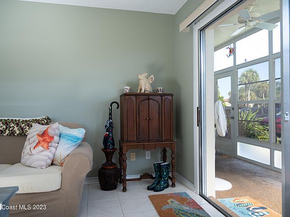 5th image of 99 Spring Lake Dr APT 101