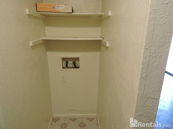5th image of 1525 Nueces Dr