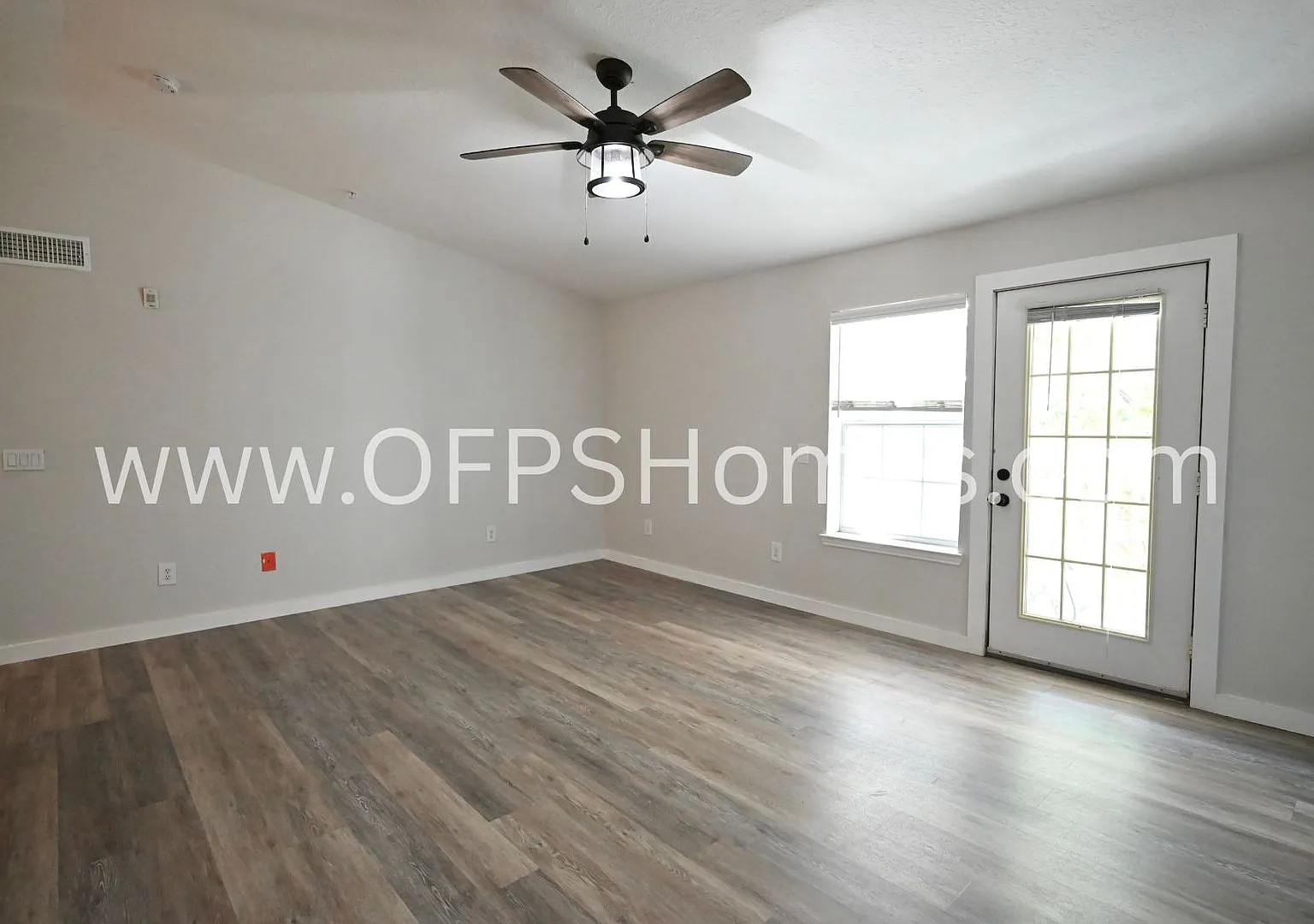 Charming 1-Bedroom Condo in Prime Destin Location — Photo 2