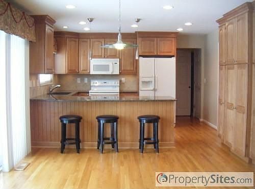 2nd image of 7760 Meadowcreek Dr