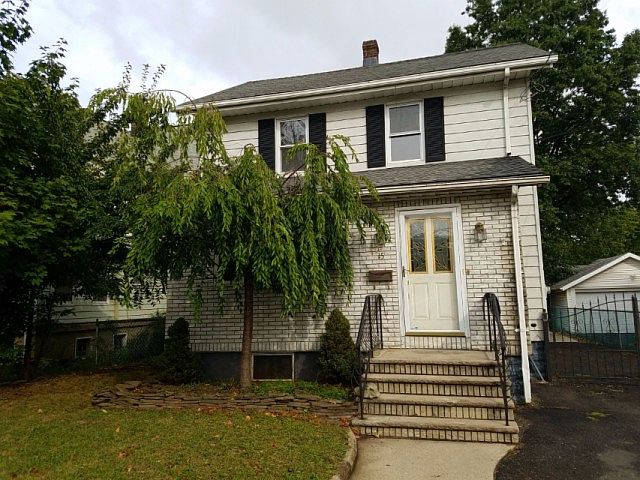 1st image of 15 W Lincoln Ave