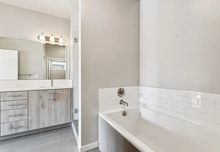 3520 N Prospect Ln #1 — Photo 21