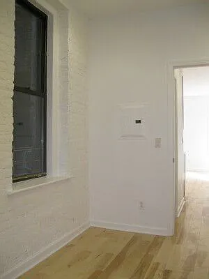 Rented by Tower Brokerage | media 28