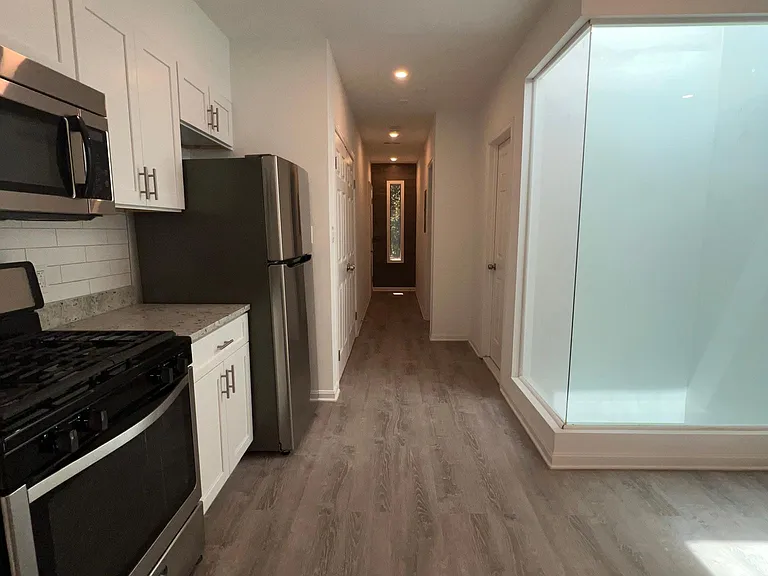 1646 F St NE #1 — Photo 13
