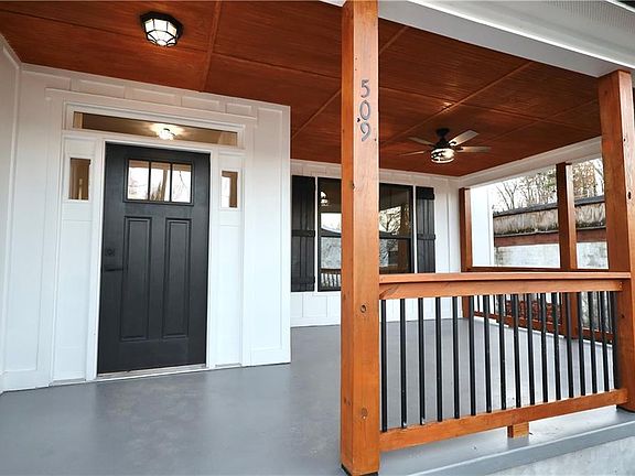 3rd image of 509 College St