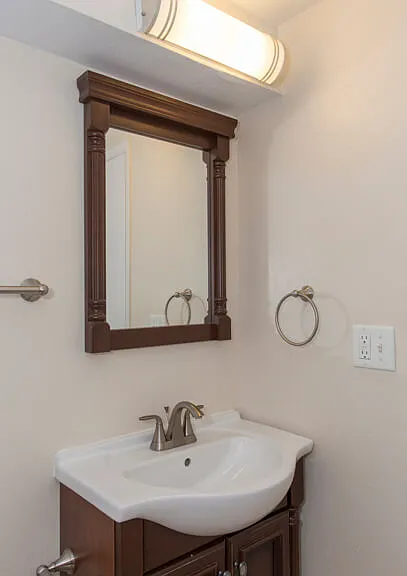 222 Logan — Photo 34