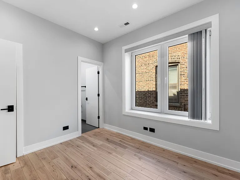 7726 N Eastlake Ter #2 — Photo 15