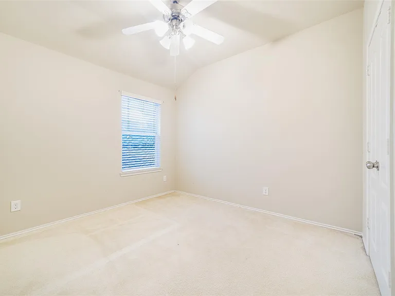 1315 Squire Dr — Photo 9