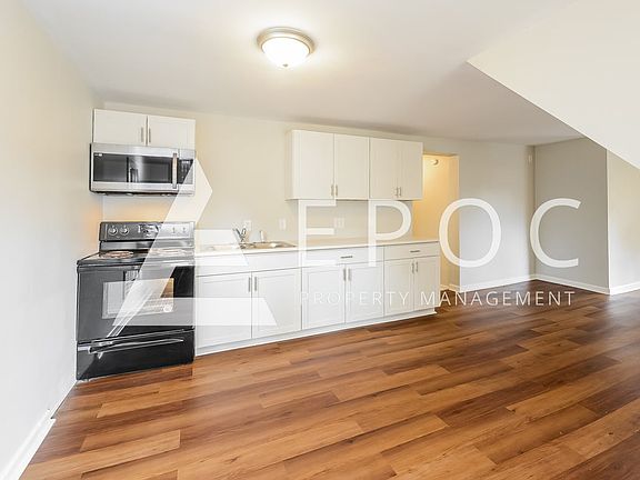 3rd image of 615 Kivett St