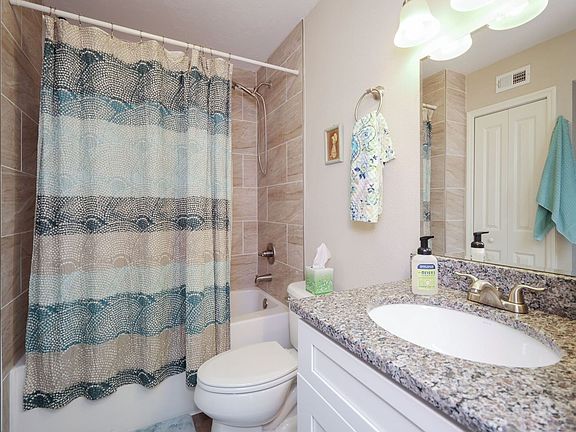 5th image of 126 13th Ave S APT 2