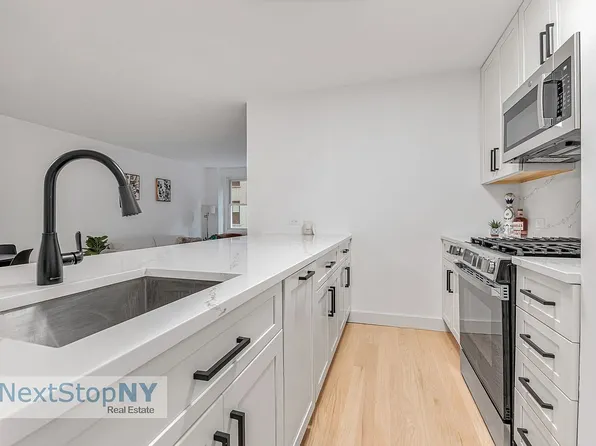 363 E 76th St APT 2L, New York, NY 10021