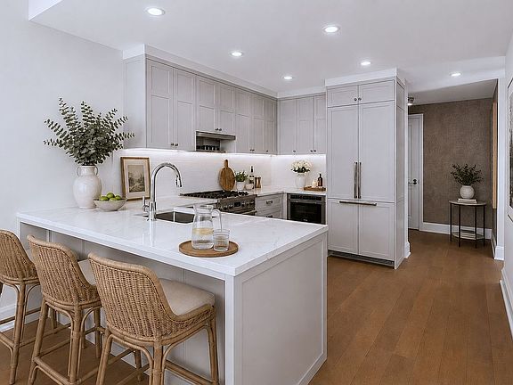 4th image of 100 Claremont Ave APT 12B