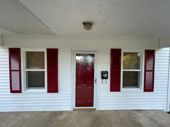 2302 Charleston Ave, Mattoon, IL 61938