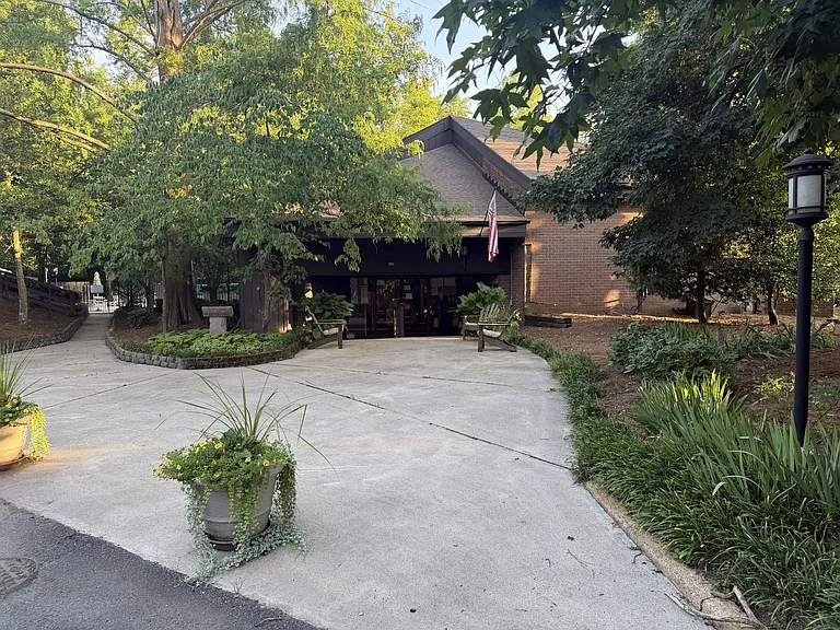 330 Chimney Hl — Photo 18