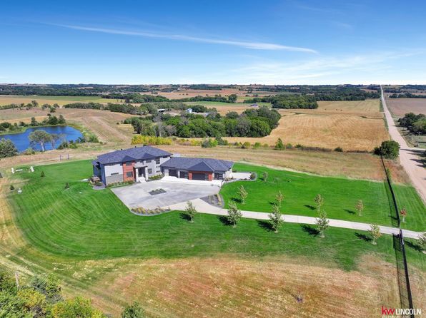 2880 County Road A, Valparaiso, NE 68065