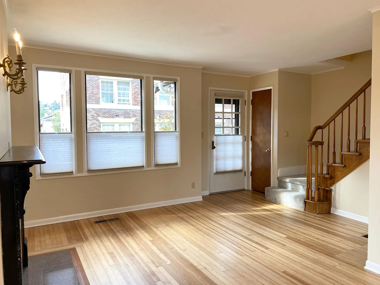 1456 Franklin Ave — Photo 4