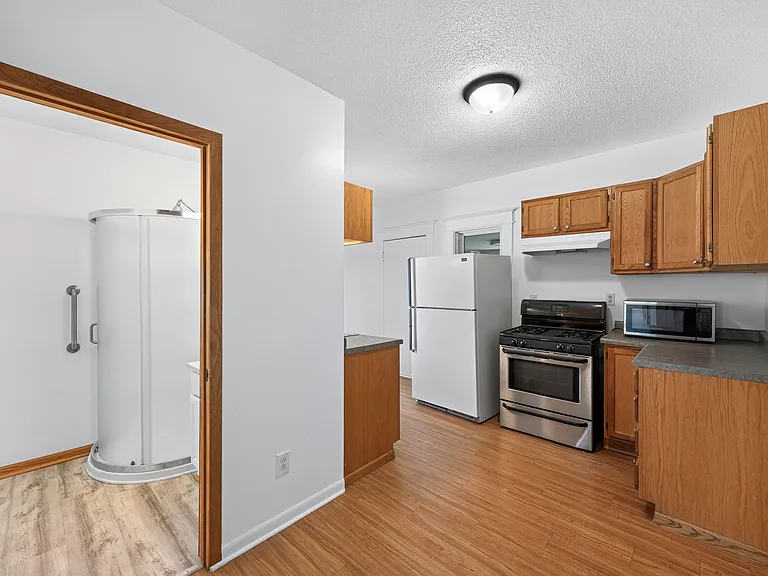 615 Taylor St NE — Photo 5