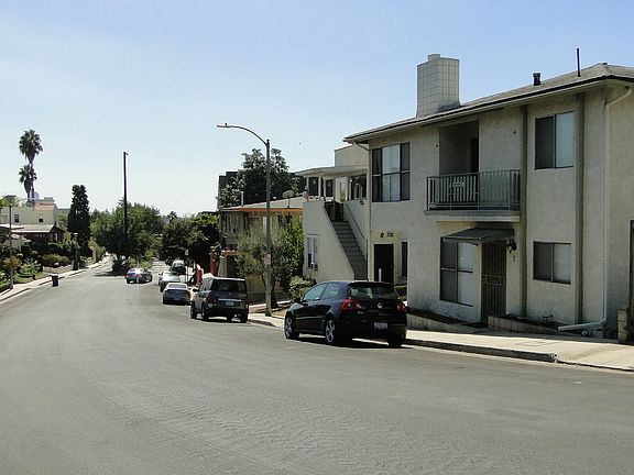 4th image of 3376 Descanso Dr