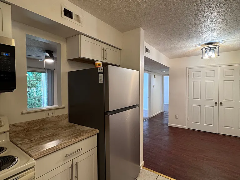 519 Mystic Dr #C — Photo 12