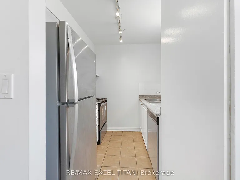 1407 Dupont St #409 — Photo 10