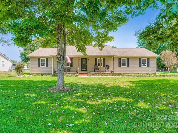 2435 Hill Top Dr, Salisbury, NC 28147