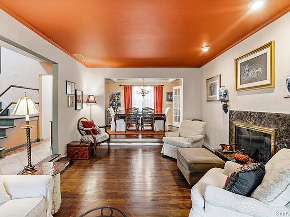 4th image of 2154 Marion Avenue