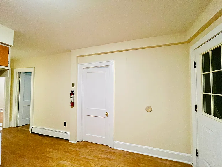 114 Main St #F — Photo 9